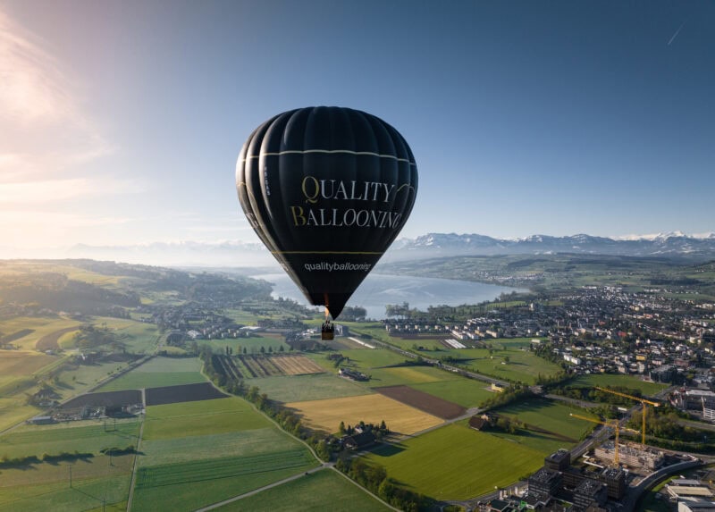 Familie Rey hebt im Heissluftballon ab